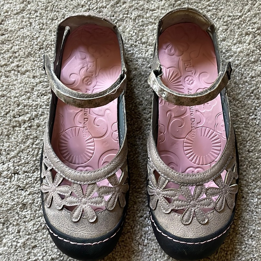JBU Mary Jane style Wildflower cutout Velcro sandals-Size 8.5